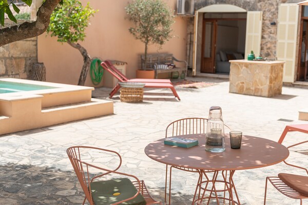 Authentieke Mallorcaanse villa met patio en privézwembad bij Santa Margalida - thumbnail 5