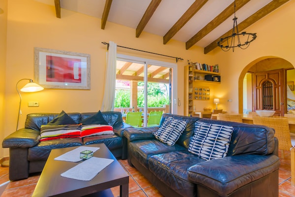 Villa Divina: Vrijstaande villa met privézwembad en uitzicht op zee, 400m van strand - thumbnail 2