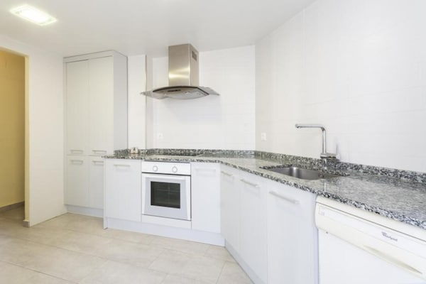 Licht appartement op 300 meter van strand Playa de Oliva met terras - thumbnail 5