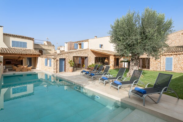 Ruime villa met privézwembad aan de golfbaan in Costitx, Mallorca - thumbnail 1