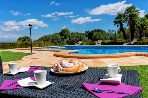 Authentieke villa met privézwembad aan de golfbaan bij Sant Joan - thumbnail 4