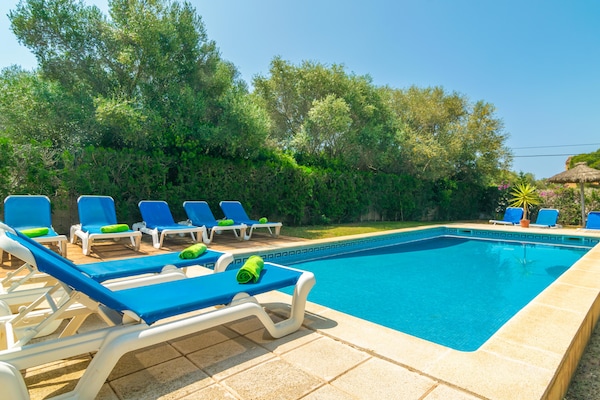 Villa Blanca: Ruime villa aan de golfbaan, 700m van het strand in Cala d'Or - thumbnail 1