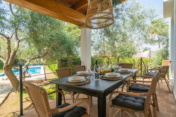 Villa Blanca: Ruime villa aan de golfbaan, 700m van het strand in Cala d'Or - thumbnail 3