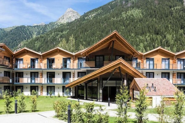 Ruim 3-kamerappartement voor 7 personen met zwembad en uitzicht op de Mont Blanc - thumbnail 1