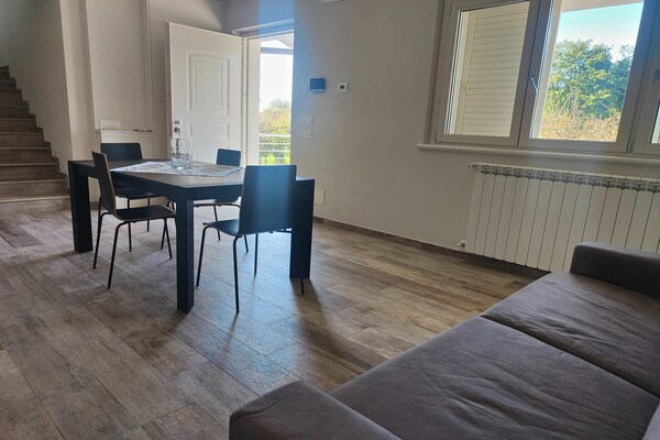 Modern vakantiehuis met veranda en houtoven nabij de Toscaanse kust - thumbnail 6