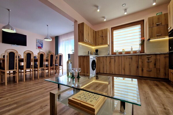 Ruim vakantiehuis met privézwembad voor 10 personen in de bergen van Wiśniowa - thumbnail 6