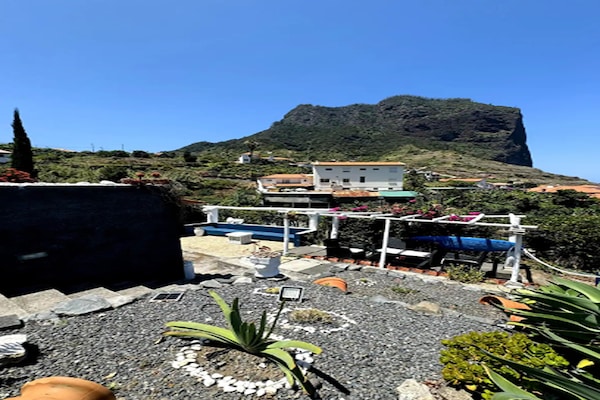 Vrijstaande villa met 2 slaapkamers nabij strand Porto da Cruz - thumbnail 2