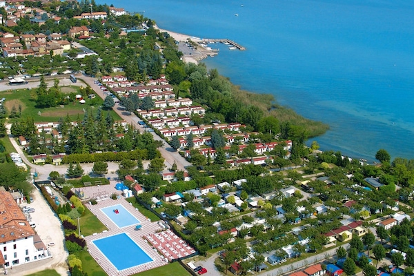 Aan het meer: Comfortabele stacaravan voor 5 personen in Peschiera · 30 m² - thumbnail 2