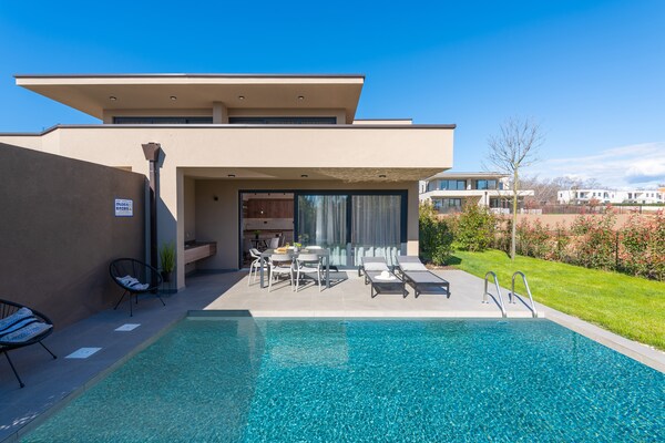 Luxe villa-appartement met privézwembad op 500m van het strand - thumbnail 4