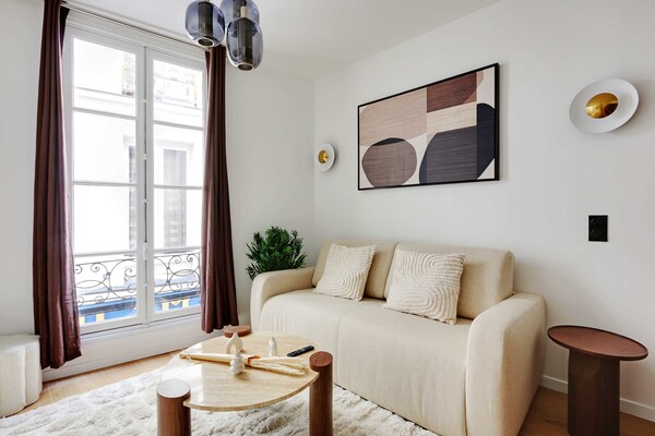 Licht appartement met 2 slaapkamers in Quartier Latin, vlakbij Notre-Dame - thumbnail 1