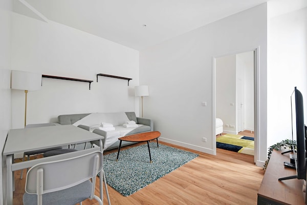 Licht appartement voor 4 in levendig Montmartre, Parijs - thumbnail 6