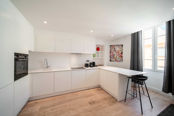 Gerenoveerd 2-slaapkamer appartement aan de Forville-markt in Cannes - thumbnail 3