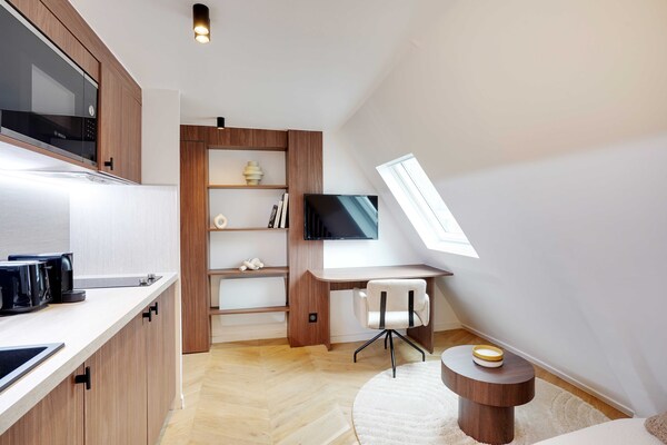 Compacte studio in het 8e arrondissement, vlakbij Gare St Lazare - thumbnail 2