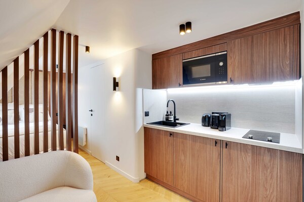 Compacte studio in het 8e arrondissement, vlakbij Gare St Lazare - thumbnail 3