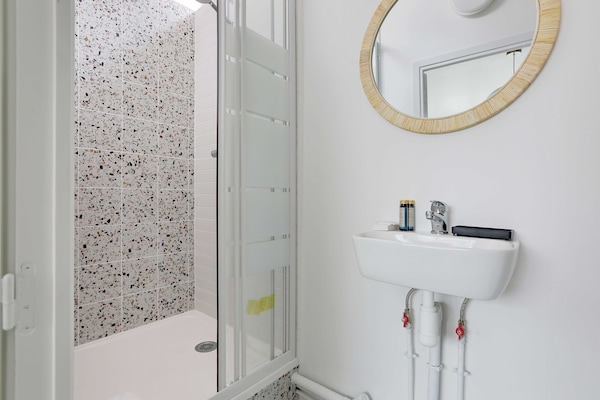 Licht modern appartement 6p bij Bastille, 2 badkamers - thumbnail 5