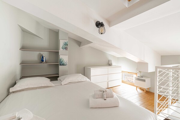 Licht duplexappartement met terras in het hart van Le Suquet, Cannes - thumbnail 3