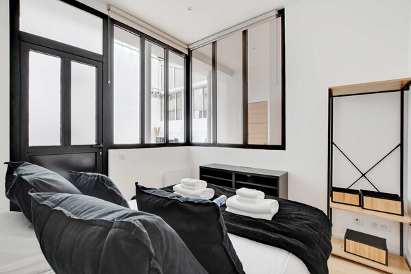 Authentiek appartement in bruisend 11e arrondissement, vlakbij Place Voltaire - thumbnail 3