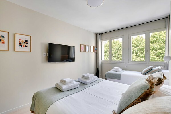 Modern studio in Green Suites Meudon, 15 min van hartje Parijs - thumbnail 3