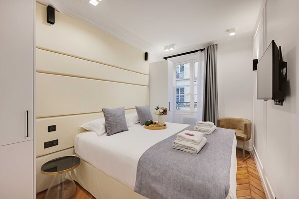 Verfijnd appartement met 2 slaapkamers in bruisend South Pigalle, Parijs - thumbnail 2