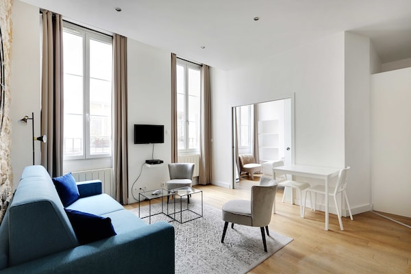 Licht appartement 35m² tussen Halles en Sentier, dichtbij het Louvre - thumbnail 2