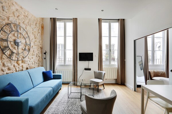 Licht appartement 35m² tussen Halles en Sentier, dichtbij het Louvre - thumbnail 6