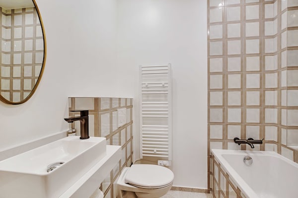 Ruim 2-slaapkamerappartement in de bruisende Marais, vlakbij Place de la République - thumbnail 5