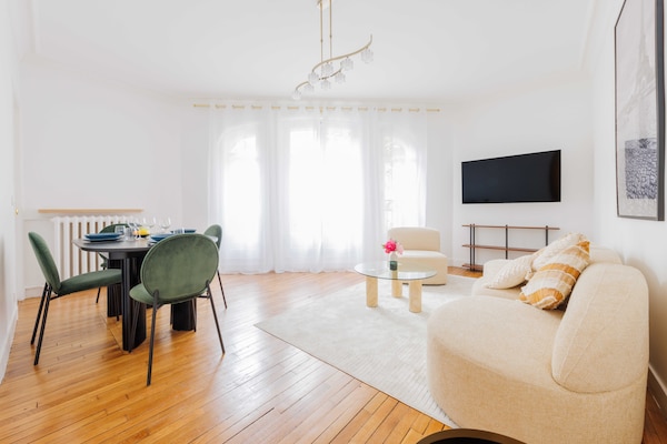 Ruim appartement met 2 slaapkamers in levendig Beaugrenelle, Parijs - thumbnail 2