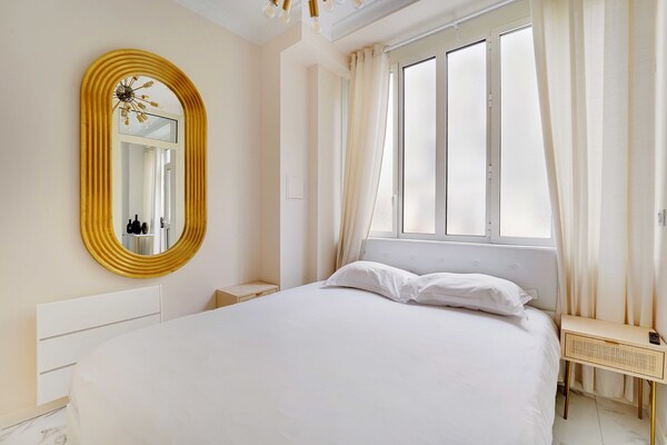 Licht Scandinavisch appartement bij Trocadéro, Parijs 16e - thumbnail 4