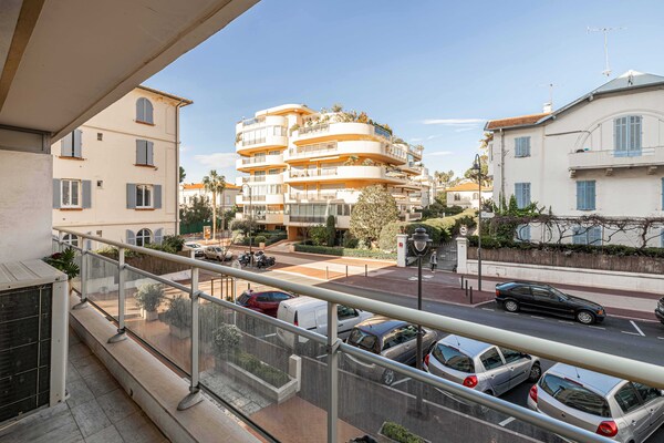 Licht appartement met 2 slaapkamers op loopafstand van het strand en het centrum van Cannes - thumbnail 5