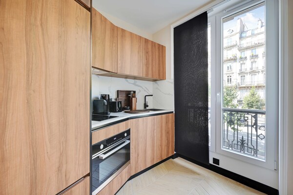 Stijlvol appartement voor 6 bij de Arc de Triomphe - thumbnail 3