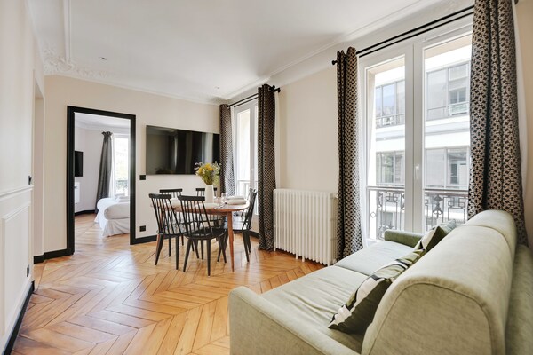 Stijlvol appartement voor 6 bij de Arc de Triomphe - thumbnail 6