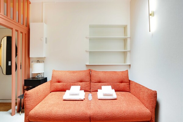 Compact studio-appartement in levendig 10e arrondissement, vlakbij Canal Saint Martin - thumbnail 6