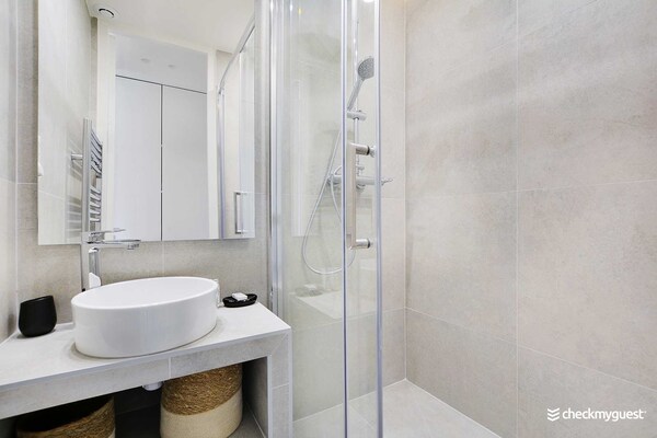 Charmant appartement in chic Faubourg-du-Roule, vlakbij Arc de Triomphe - thumbnail 4