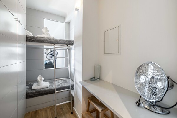 Charmant appartement in het hart van oud Antibes, vlakbij strand - thumbnail 3