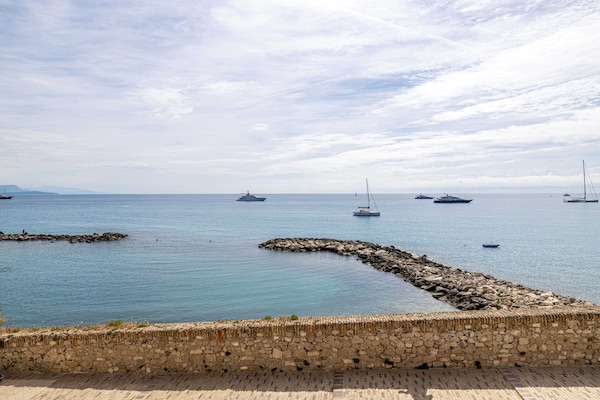 Charmant appartement in het hart van oud Antibes, vlakbij strand - thumbnail 6