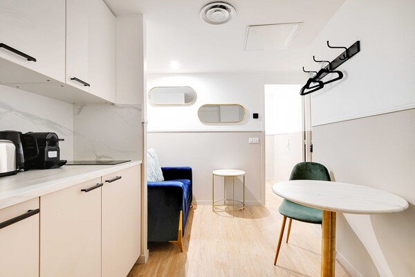 Modern appartement met airco in Montmartre, op 3 minuten van de metro - thumbnail 6