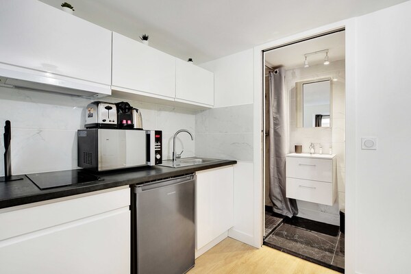 Stijlvol studio-appartement in hartje Parijs, op loopafstand van Opéra en Sacré-Cœur - thumbnail 6