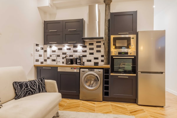 Licht appartement met 2 slaapkamers bij Gare de l'Est in Parijs - thumbnail 2