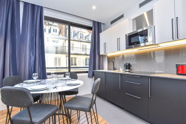 Licht appartement in trendy 9e arrondissement, vlak bij Opéra Garnier - thumbnail 3