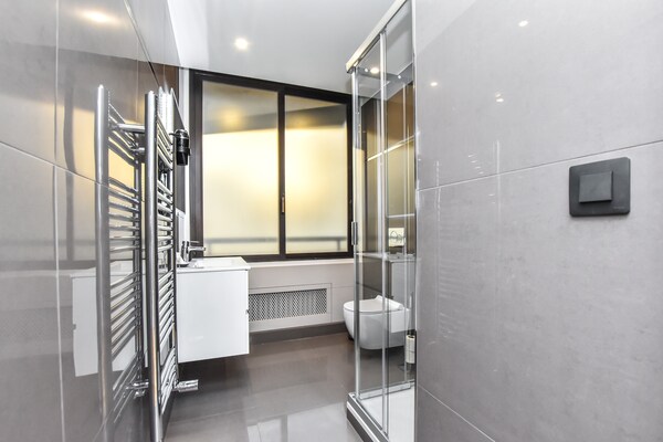 Licht appartement in trendy 9e arrondissement, vlak bij Opéra Garnier - thumbnail 5