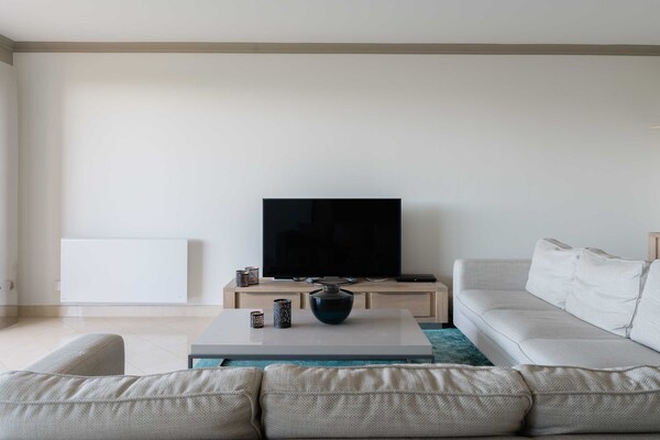 Luxe appartement 100m² bij het strand en casino van Deauville - thumbnail 2