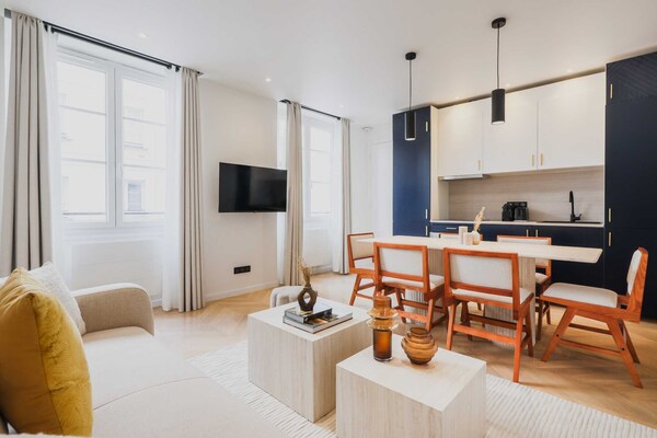 Ruim 2-slaapkamerappartement bij Place de la Bastille in Parijs - thumbnail 1