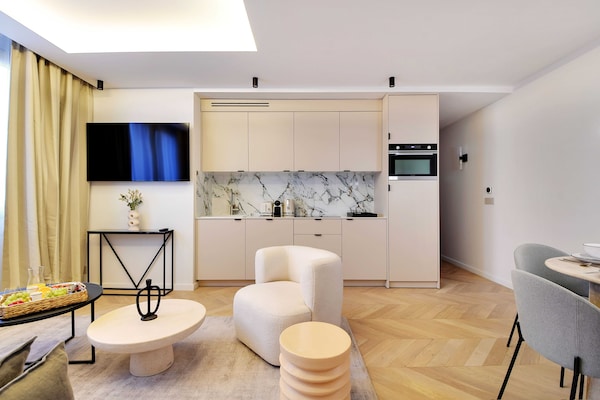 Elegant appartement in Faubourg-du-Roule, 15 min van Arc de Triomphe - thumbnail 2