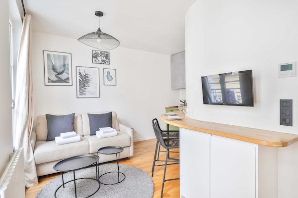 Charmant appartement aan de Crémieuxstraat in Parijs voor 2 personen - thumbnail 2
