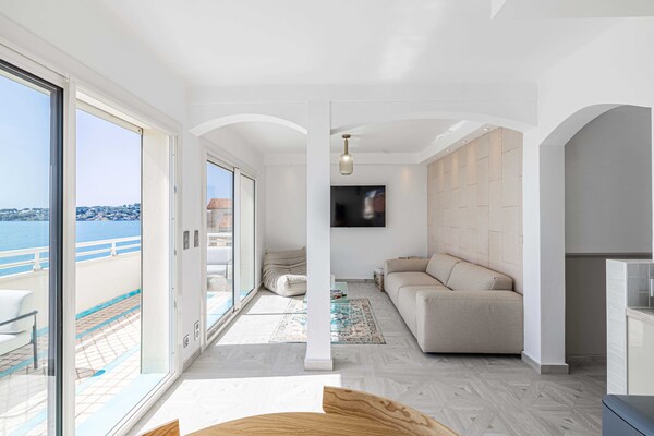 Zonnig appartement met zeezicht en terras in hartje Antibes - thumbnail 3