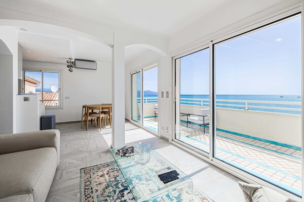 Zonnig appartement met zeezicht en terras in hartje Antibes - thumbnail 6