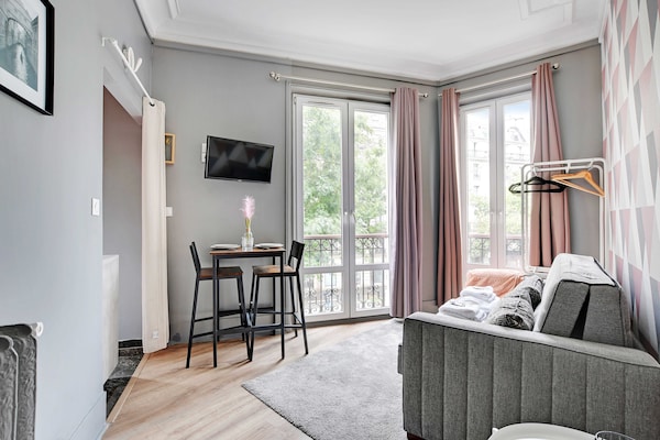 Compacte studio in levendig Parijs 10e, vlakbij Canal Saint-Martin - thumbnail 2