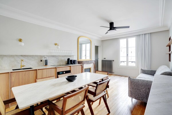 Stijlvol appartement van 60m² op 2 minuten van de Champs-Élysées - thumbnail 2