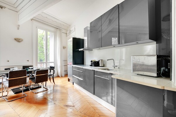 Luxe 4-persoons appartement in de Gouden Driehoek, vlakbij Alma Marceau - thumbnail 3