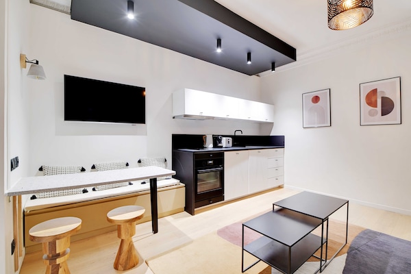 Compact studio-appartement in Parijs, vlak bij de Eiffeltoren - thumbnail 2